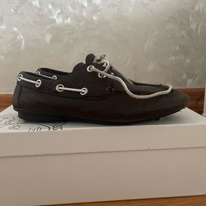 Hugo Boss men’s casual leather shoes pre-owned